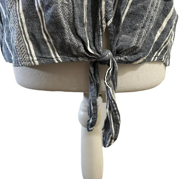 Time and Tru Striped Blouse Front Knotted Hem Small Linen Blend Blue White Top - Picture 6 of 7